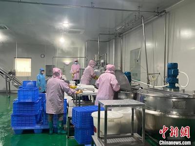 匠心獨運 從鮮友生產(chǎn)車間看玩具果汁產(chǎn)品的制作藝術(shù)